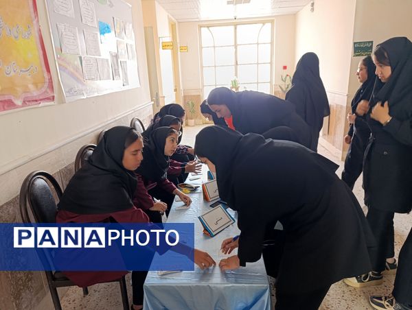 انتخابات شورای دانش‌آموزی در دبیرستان نسیبه شهرستان سملقان