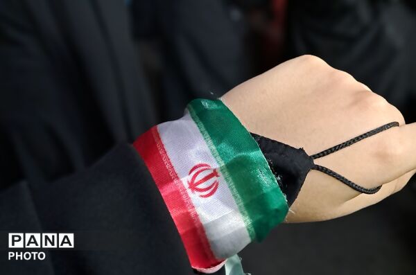 از خروش اتحاد تا تابلویِ ارادت؛ روایتِ دختران نوجوان از عهد با شهدا 