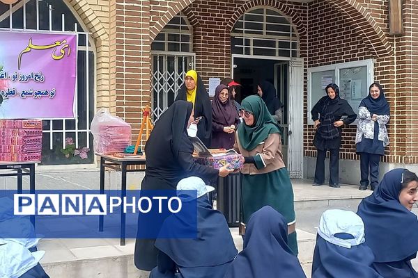 برگزاری مراسم سپاس مربی به مناسبت روز سازمان دانش‌آموزی در هنرستان شیخ محمد بلیغ شهرستان فیروزکوه 