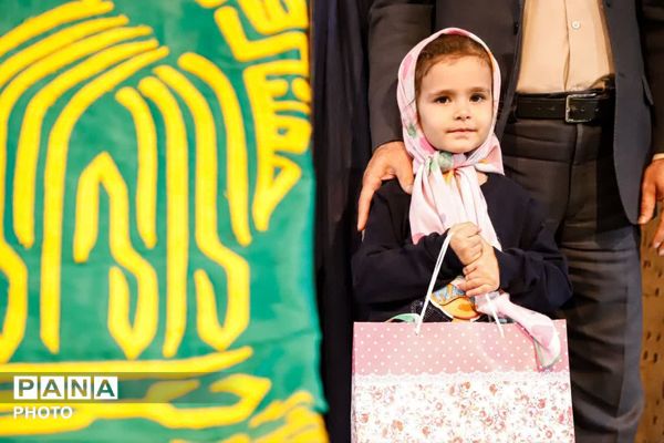 حضور گسترده مردم شهر نیر در جشن زیر سایه خورشید