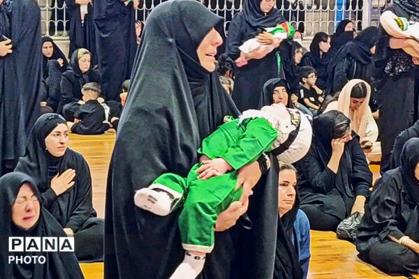 نوای «لبیک یا حسین» از گهواره‌ها؛ اجتماع شیرخوارگان حسینی در اسلام‌آباد غرب