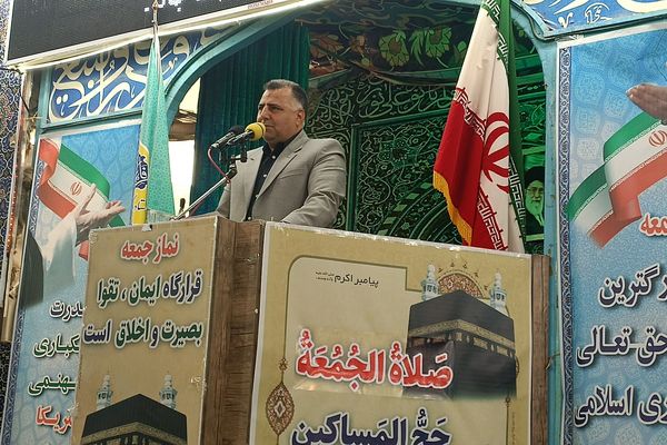 میز خدمت اداره آموزش وپرورش نیشابور در نماز جمعه 