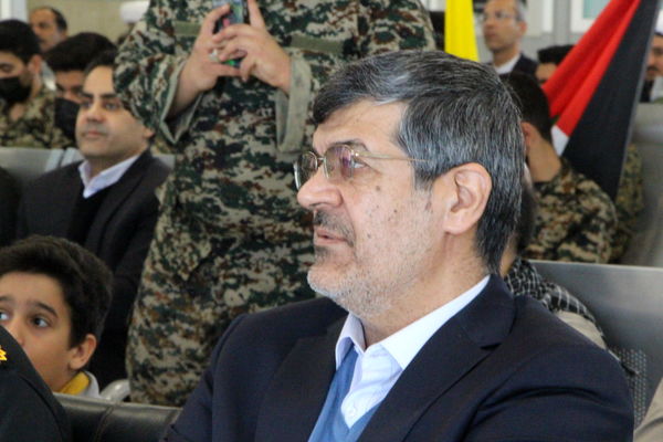 مراسم نمادین استقبال از امام خمینی (ره) در فرودگاه یزد 