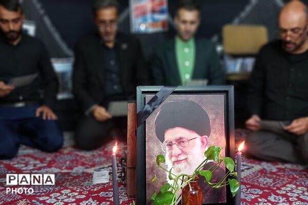 مراسم ختم قرآن فرهنگیان شهرستان پردیس جهت بزرگداشت رهبر شهید