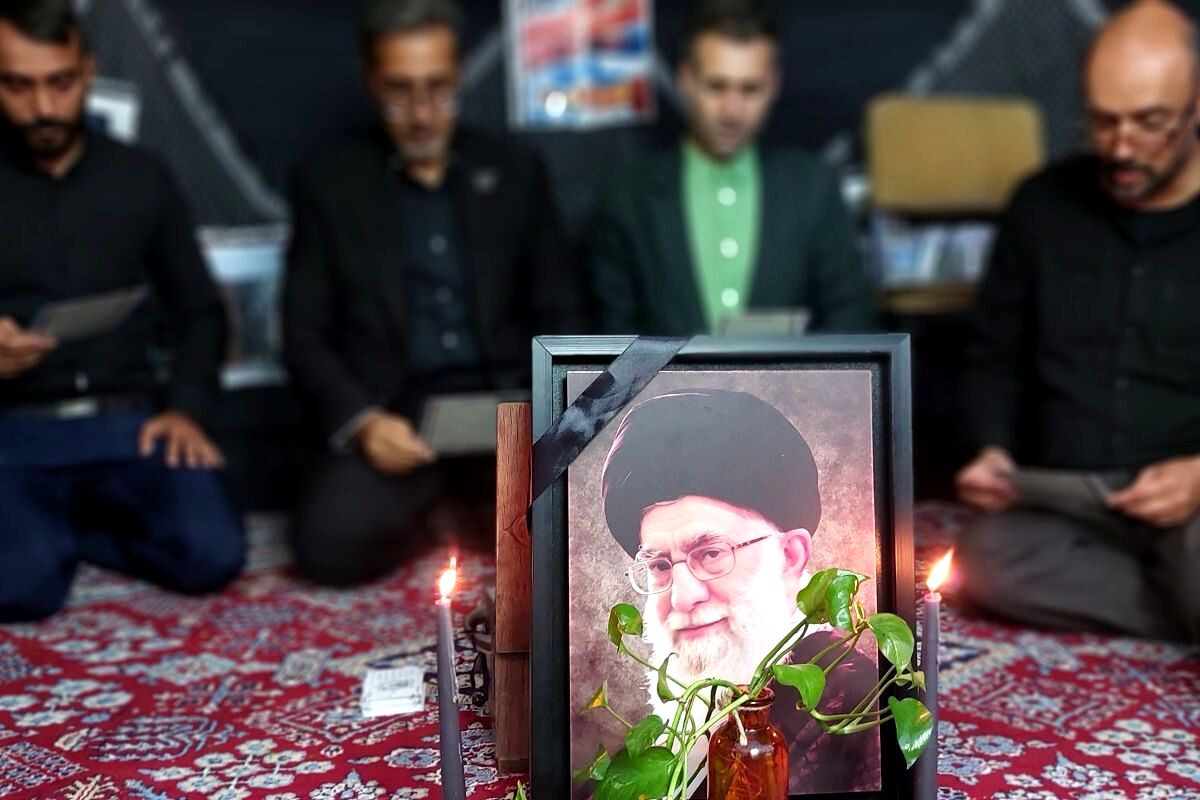 مراسم ختم قرآن فرهنگیان شهرستان پردیس جهت بزرگداشت رهبر شهید
