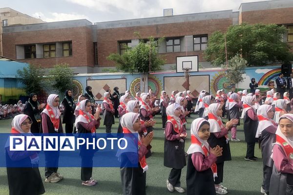 بیست و ششمین سالروز تاسیس سازمان دانش‌آموزی در دبستان طواف و معماریان ناحیه دو شهرری 