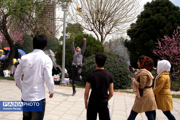 ۱۳ فروردین روز دوستی با طبیعت