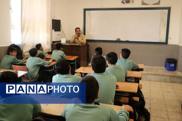 نواخته شدن زنگ «پدافند غیرعامل و استکبارستیزی» در ناحیه ۳ مشهد مقدس