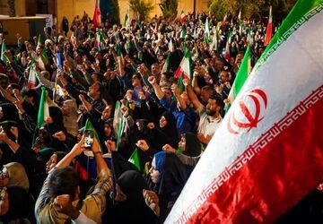 تا آخر پای این پرچم می‌مانیم