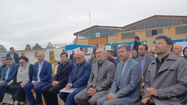 آیین کلنگ زنی صنایع پوشاک کیف و کفش در شهرک صنعتی کمشچه
