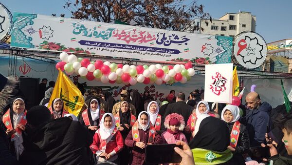 نوای دلنشین گروه سرود پیشتازان، روحی تازه در جشن انقلاب