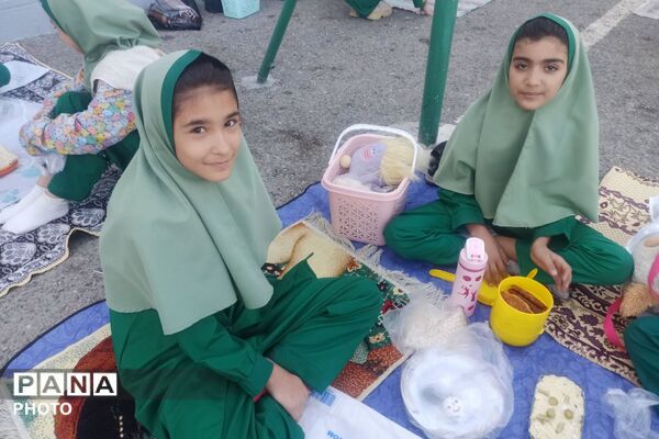 جشن تخم‌مرغ در حیاط مدرسه