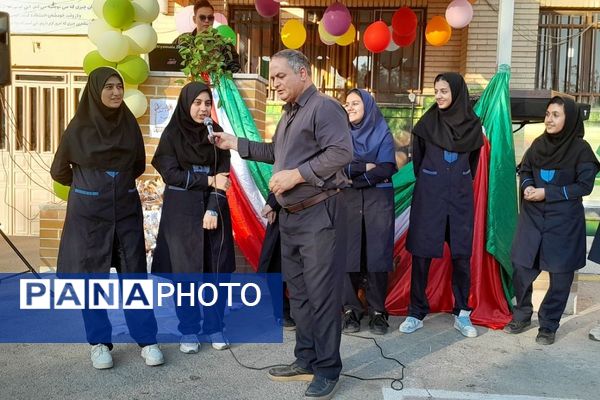 برگزاری مراسم بزرگداشت یاد و خاطره شهدای دانش‌آموز و جشن روز دانش‌آموز در مدارس شهرستان ملارد