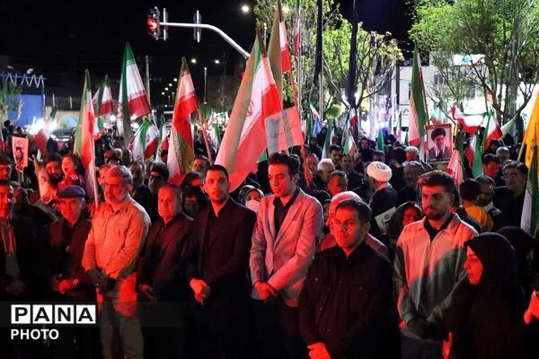 گرامیداشت چهلمین روز شهادت رهبر شهید و دانش‌آموزان میناب در باقرشهر 