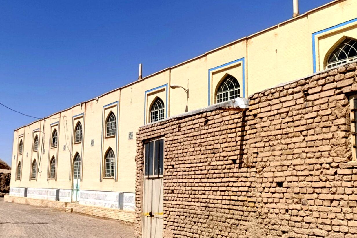 سفری به دل «قلعه قورتان» در شهرستان ورزنه