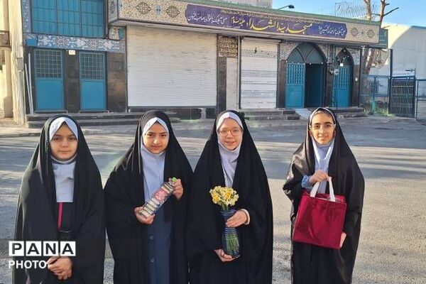 غبارروبی مساجد به مناسبت آغاز ماه مبارک رمضان توسط دانش‌آموزان ناحیه دو شهرری 