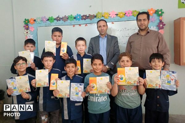 تقدیر از دانش‌آموزان ممتاز دبستان پسرانه شیخ صدوق صباشهر