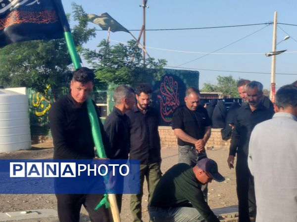 آیین جمع آوری نذورات مردمی در روز عاشورا 