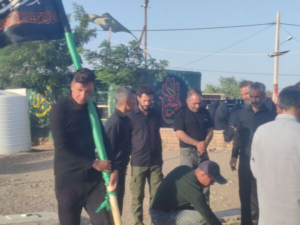 آیین جمع آوری نذورات مردمی در روز عاشورا 