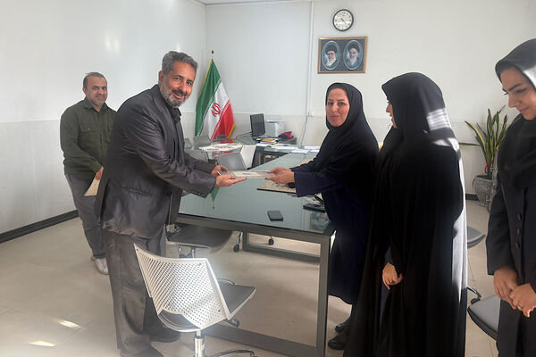 تقدیر از مدیران و معاونین پرورشی مدارس فعال اسلامشهر در اجرای برنامه‌های فرهنگی روز دانش آمور