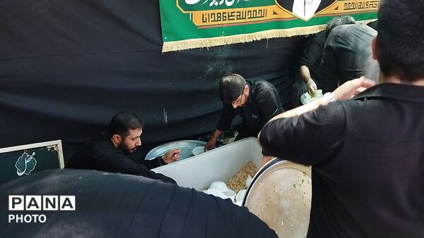 گذری بر موکب محفل روضه خانگی ( کربلا )  در پیاده روی جاماندگان اربعین حسینی نیشابور‌ 