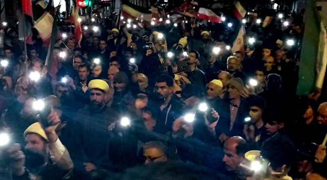 خروش ملت سرافراز کامیاران در شب ۱۲ فروردین