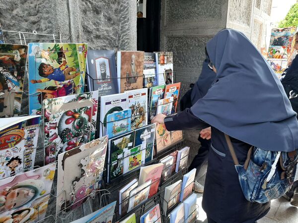 بازدید دانش آموزان  دبیرستان عصمتیه ناحیه پنج از باغ نادری 