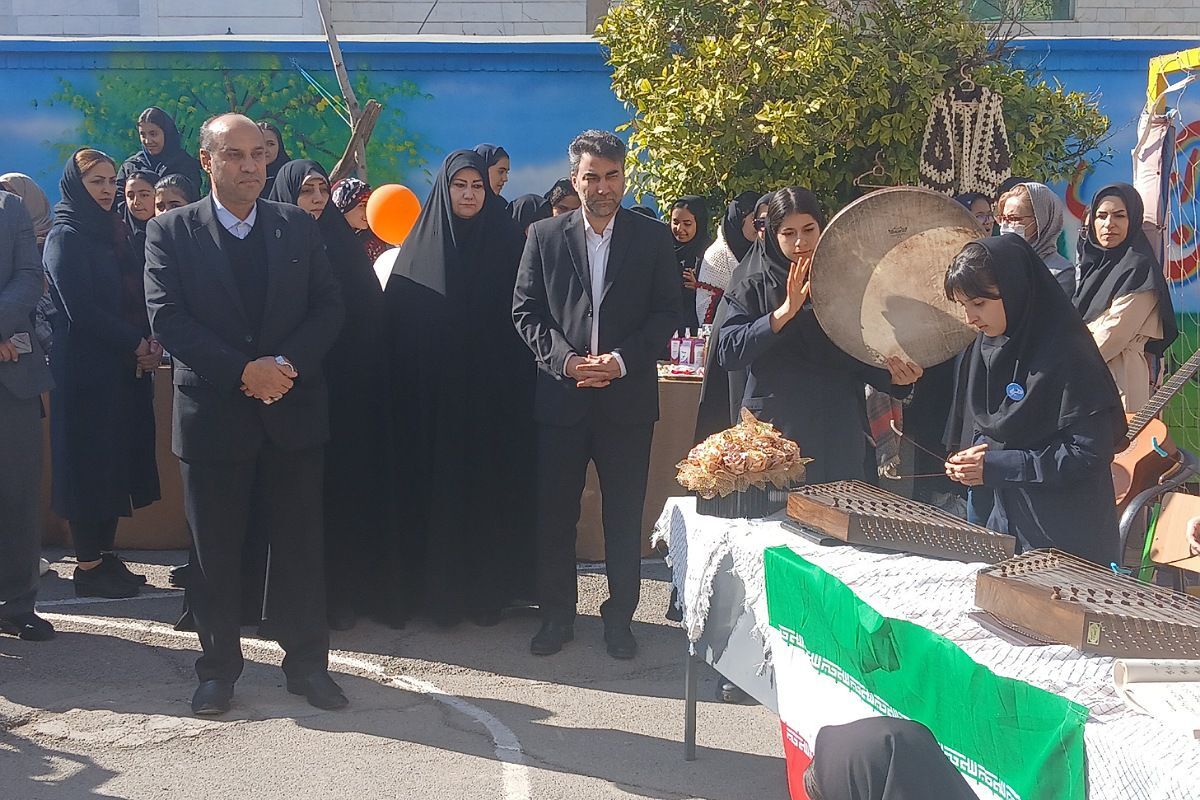 بازارچه کارآفرینی در دبیرستان حجاب