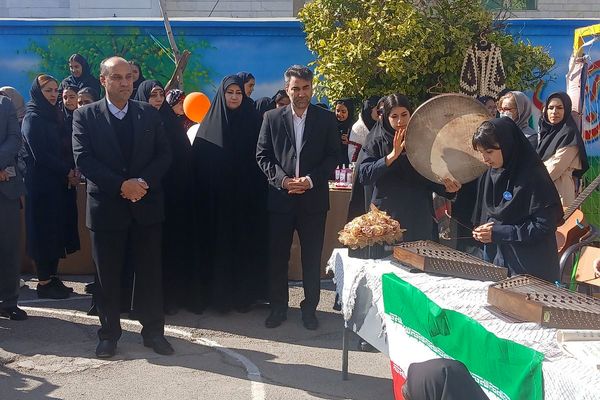 بازارچه کارآفرینی در دبیرستان حجاب