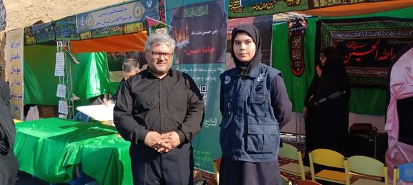 مشارکت دانش‌آموزان و فرهنگیان در اجرای برنامه‌های فرهنگی مسیر پیاده‌روی جاماندگان اربعین