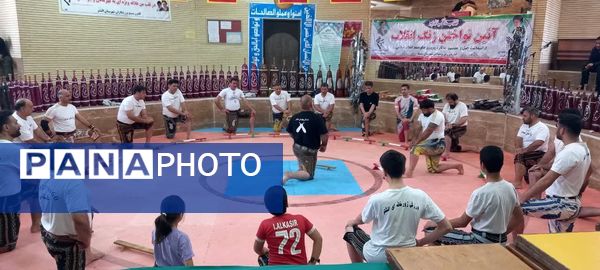 نواختن زنگ زورخانه ای و پهلوانی در شهرستان سلسله 