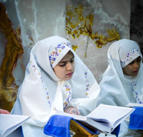 آیین ملی جزء خوانی سحرگاهی قرآن کریم در حرم مطهر حضرت محمد هلال بن علی(ع) 