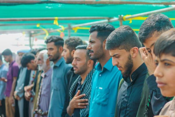 تجمع بزرگ عزاداران در روستای مزرعه شهید بهشت حاجی 