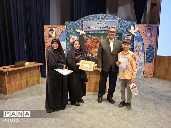 درخشش دانش‌آموزان منطقه ۳ در اختتامیه استانی جشنواره فرهنگی و هنری «امید فردا»