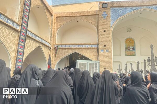 میزبانی مردم اصفهان در ظهر عاشورا