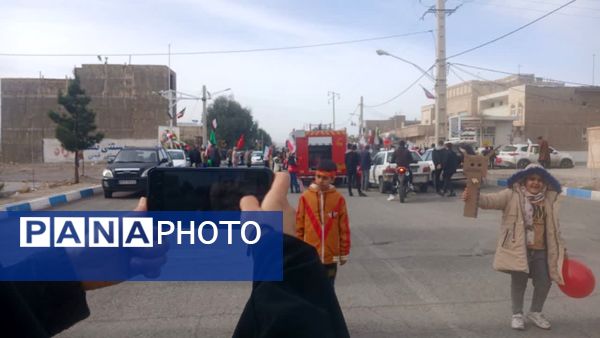 راهپیمایی 22 بهمن در روستای صرم قم