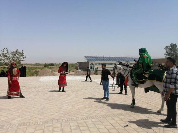 تعزیه‌خوانی اباعبدالله الحسین در روز عاشورای حسینی در روستای نقاب