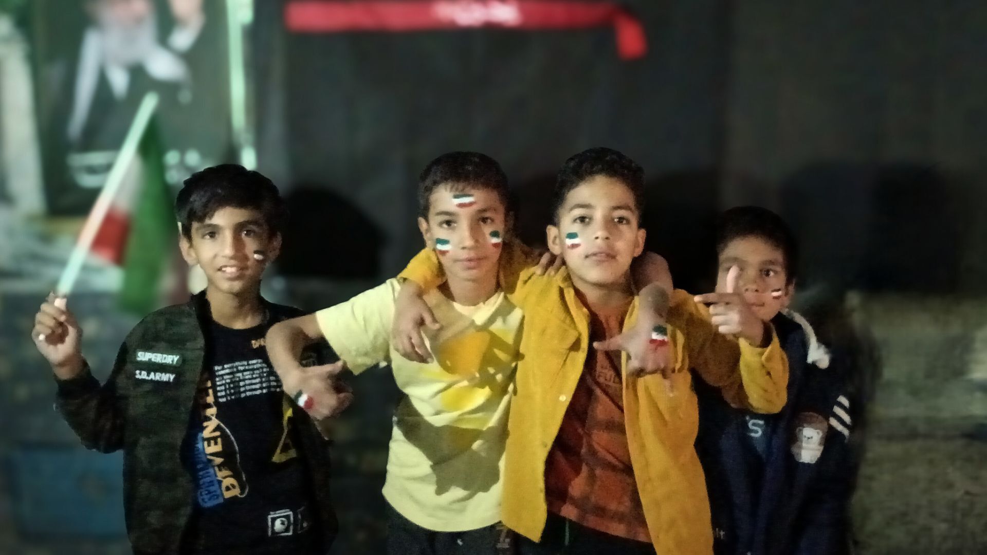 کودکان راهپیمایی را زیبا تر می‌کنند