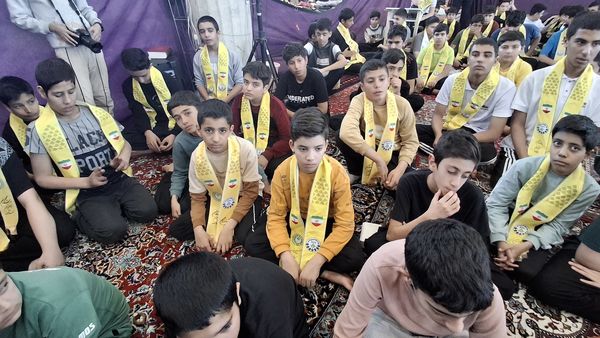 پرواز تا آسمان در مسجد حضرت زینب شهرکرد 