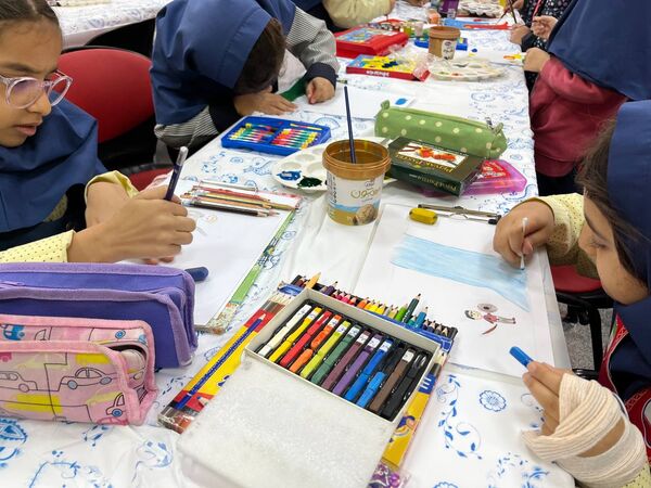 شکوفایی استعدادهای هنری دانش آموزان پایه چهارم دبستان آرمینه مصلی نژاد