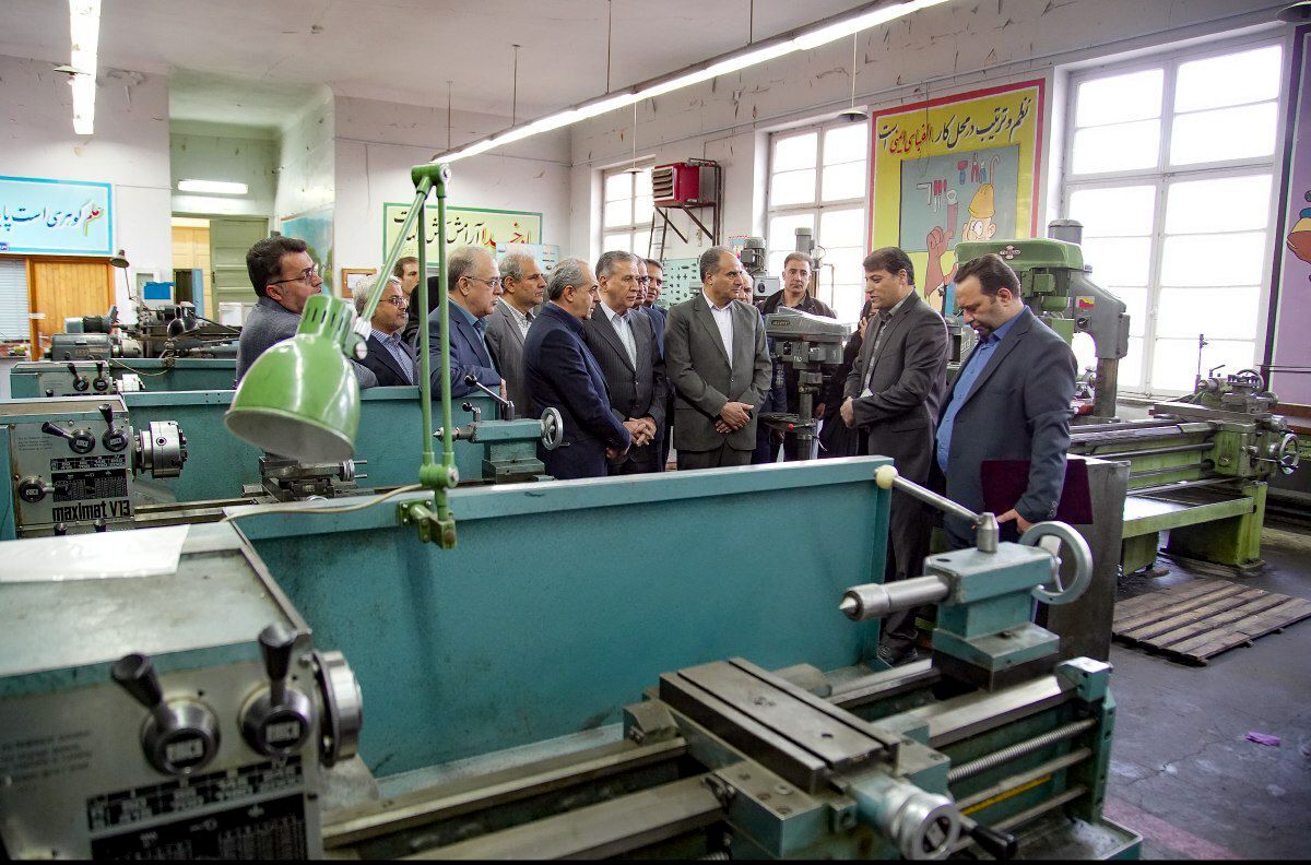 هنرستان وحدت آبرو و شناسنامه صنعتی آذربایجان شرقی است