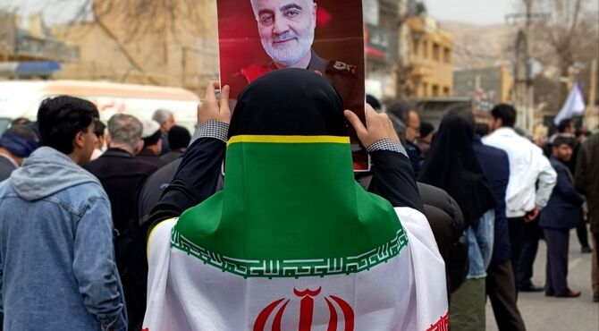 حضور پرشور دانش‌آموزان اسلام‌آباد غرب در راهپیمایی ۲۲ بهمن