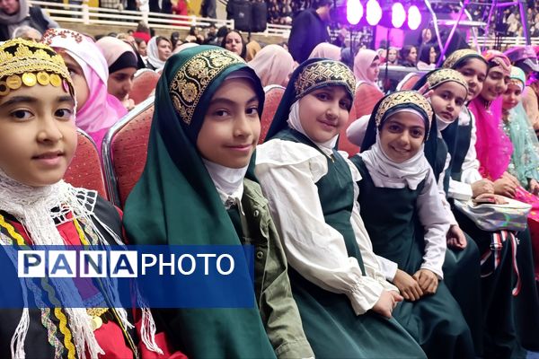 گردهمایی رانندگان سفیر مهر در هفته حمل‌ونقل شیراز