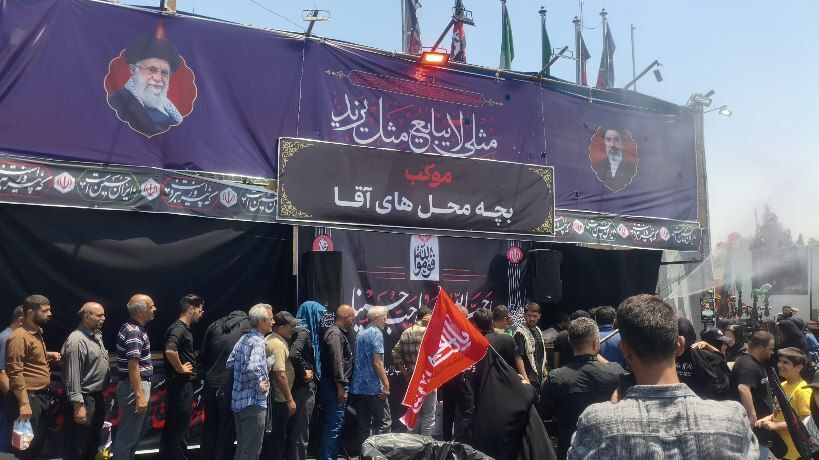 وداع پرشور و تاریخی امت با پیکر پاک رهبر شهید در میدان انقلاب تهران