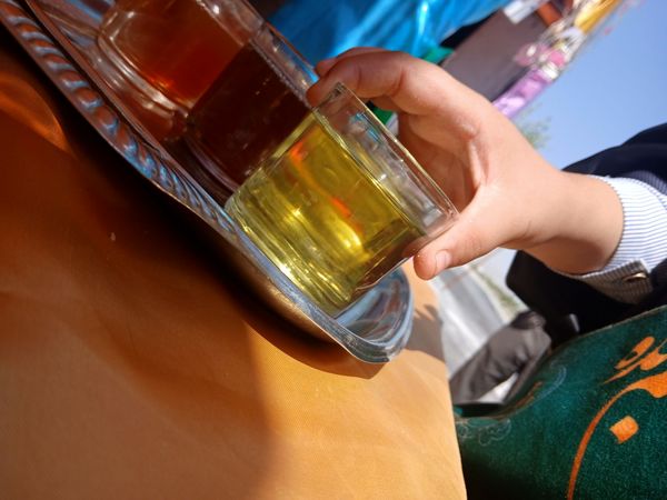 همکاری دانش آموزان خادمیار دبستان ضحی۲ با چایخانه دانش آموزی حضرت رضا(ع) شیروان