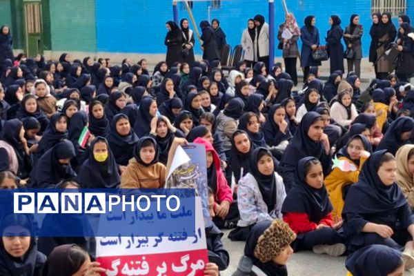 از کلاس درس تا شکوه انقلاب؛ شور دانش آموزی،  شور فجر