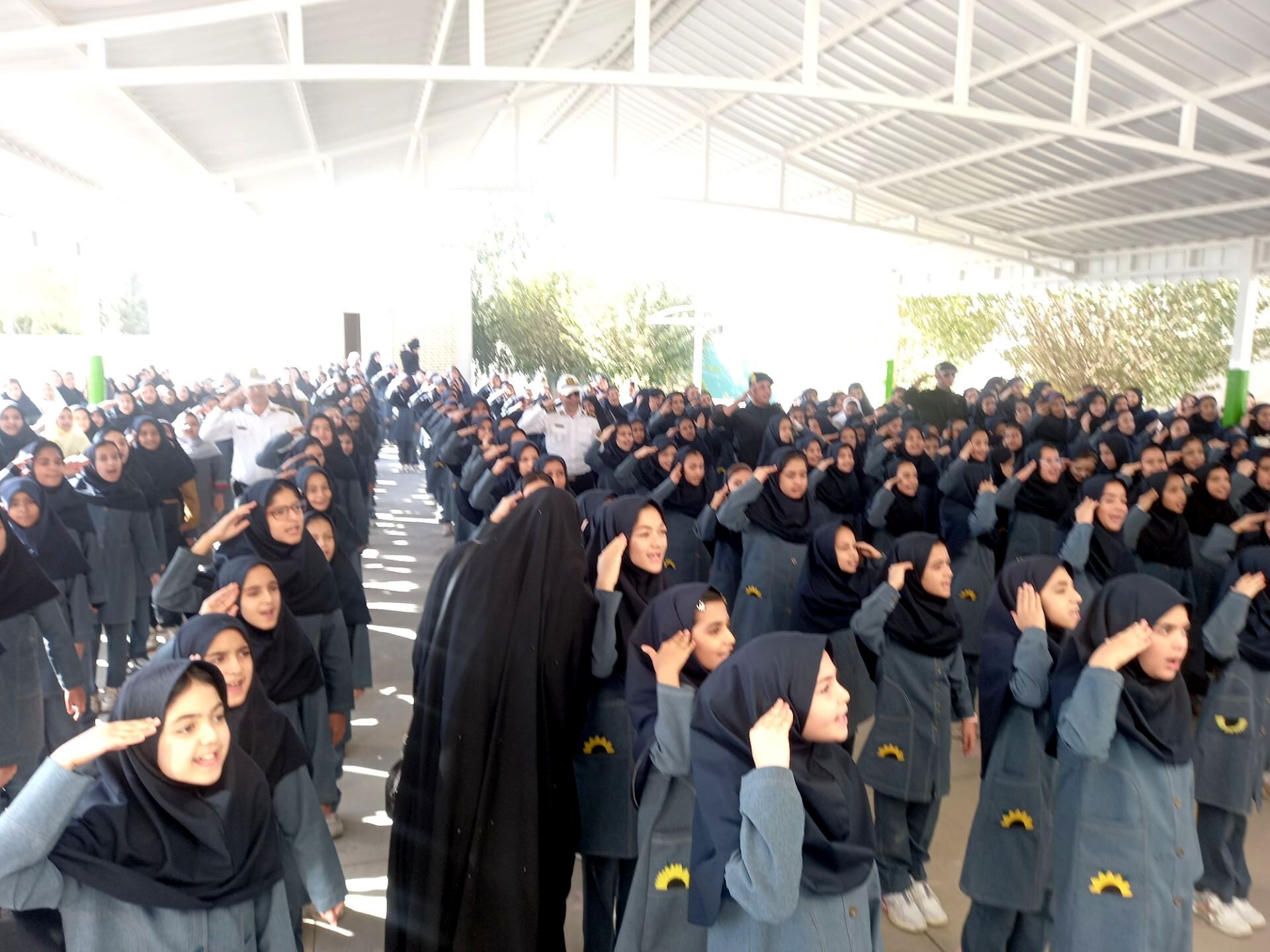 گرامیداشت هفته نیروی انتظامی در دبستان فرهنگ فرازمند