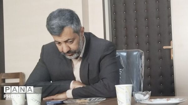 بررسی چالش‌ ها و فرصت‌ های حوزه رسانه در شهرستان سلسله