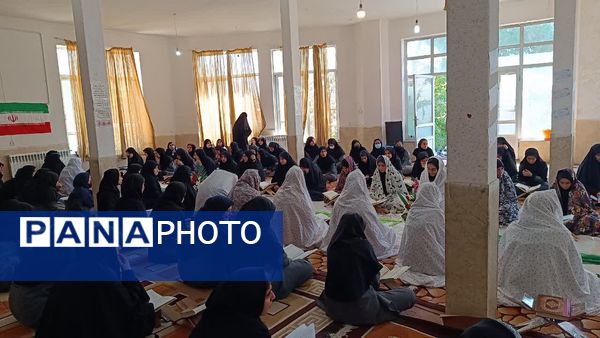 محفل انس با قرآن در مدرسه نمونه الزهرا ( س) یاسوج به‌مناسبت یادبود سیدحسن نصرالله