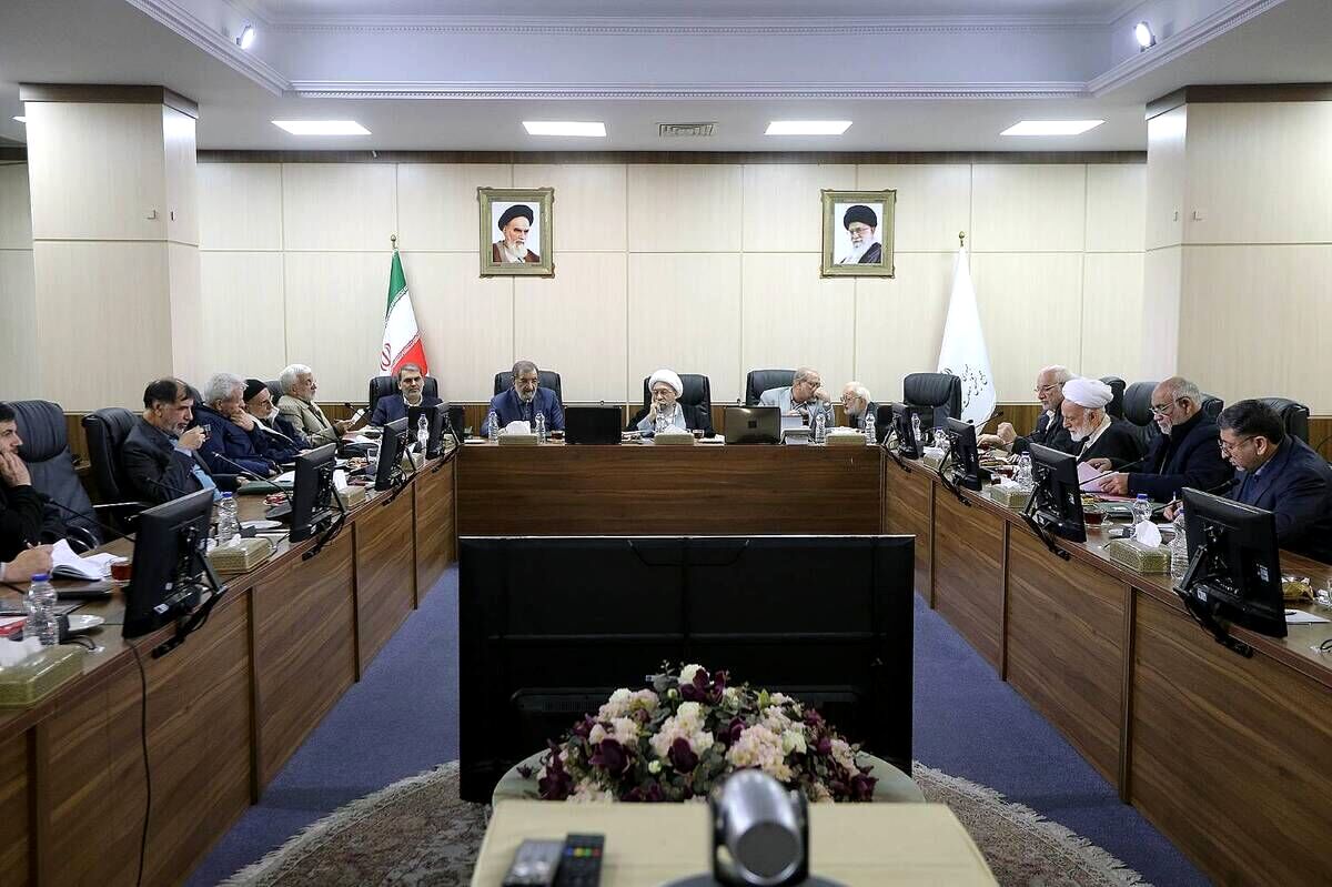 تاکید بر نقش نظارتی هیأت عالی نظارت مجمع تشخیص در تصمیمات اقتصادی موثر بر معیشت مردم